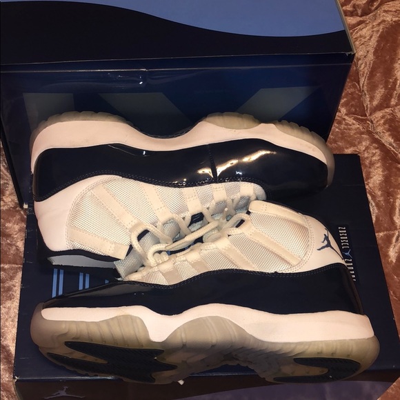 Air Jordan Retro 11s. - Picture 3 of 5